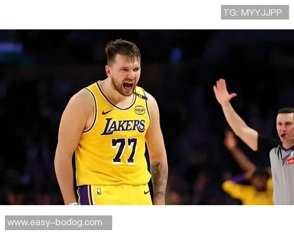 东契奇赛前状态良好决定出战球队配合默契多次命中三分球 东契奇赛前状态良好决定出战球队配合默契多次命中三分球